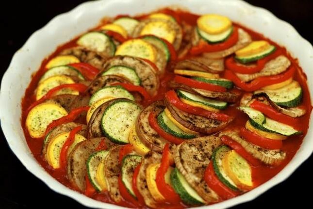 Zubereitung von Ratatouille für die Dukan-Diät